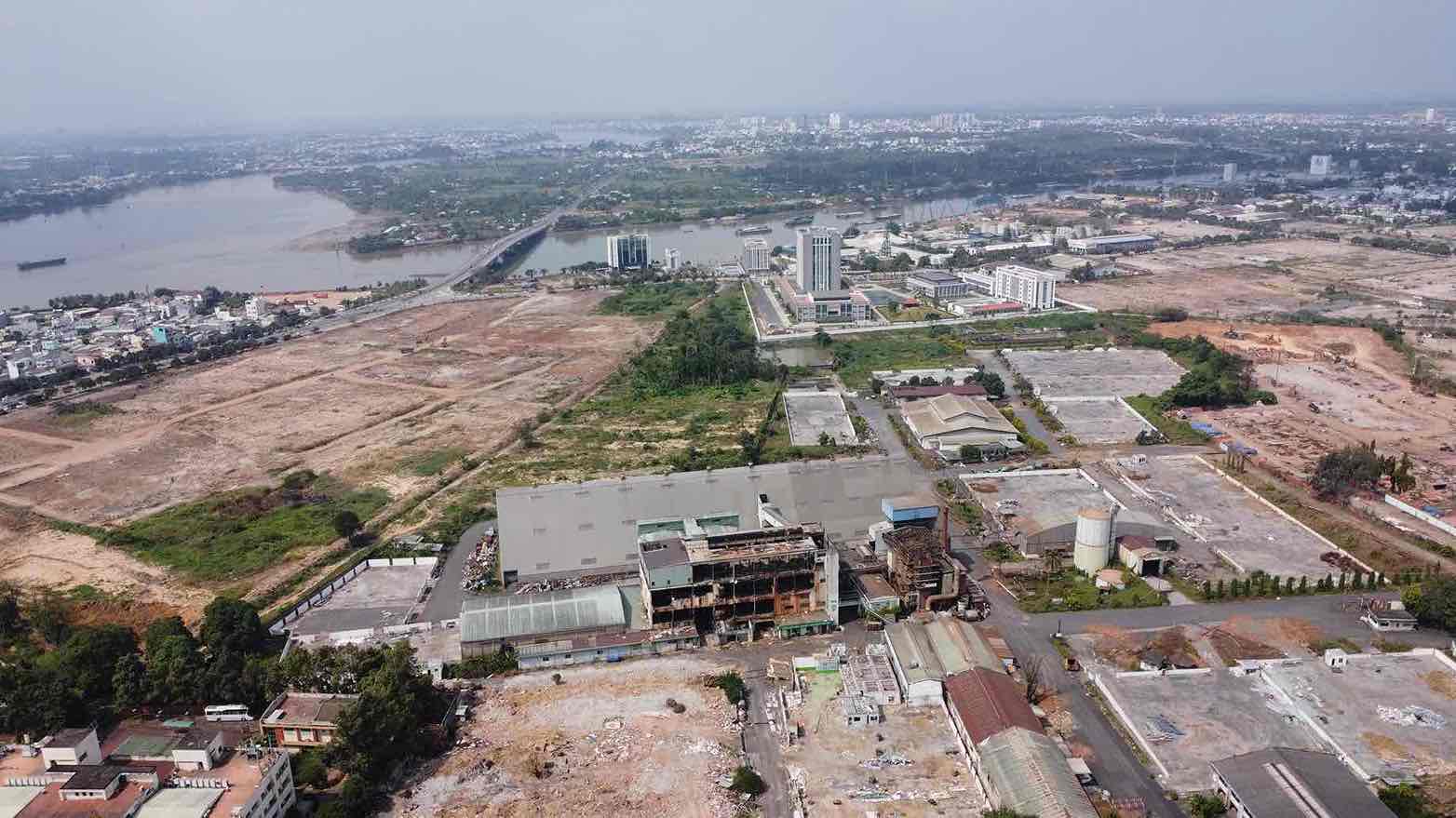 Khu cong nghiep Bien Hoa 1 nam ven song Dong Nai. Anh: HAC