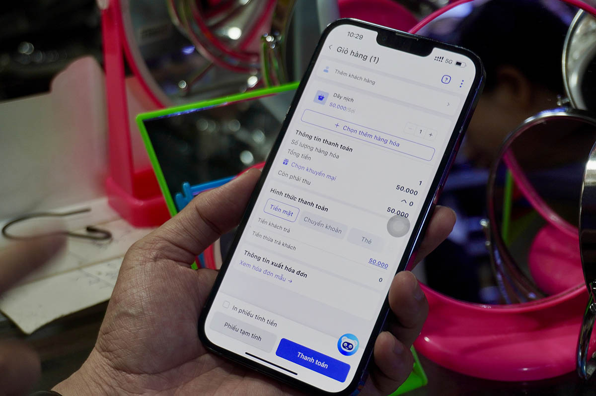 Agribank recommends that business households do not provide bank account information, do not click on strange links sent via phone, Zalo. Photo: Nhu Quynh