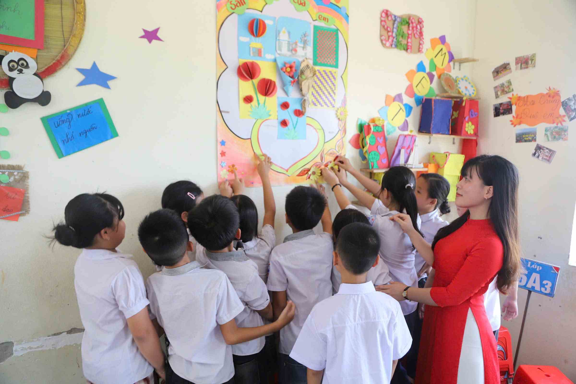 La exencion de matricula es una politica humana y tiene un significado estrategico para la educacion la seguridad social y la estructura demografica. Foto: Tuong Van