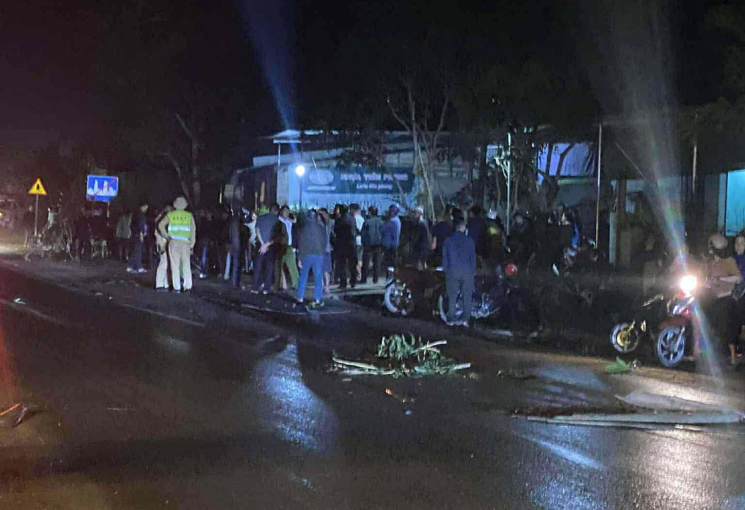 The scene of the accident left one person dead and two injured. Photo: Duc Tuan.