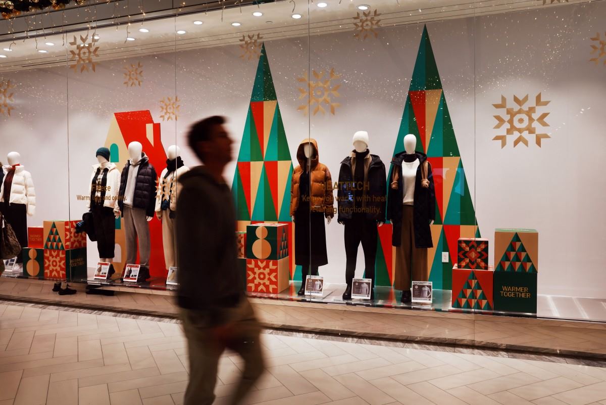 Decoracion navideña en un centro comercial en Manhattan Nueva York Estados Unidos diciembre de 2025. Foto: AFP