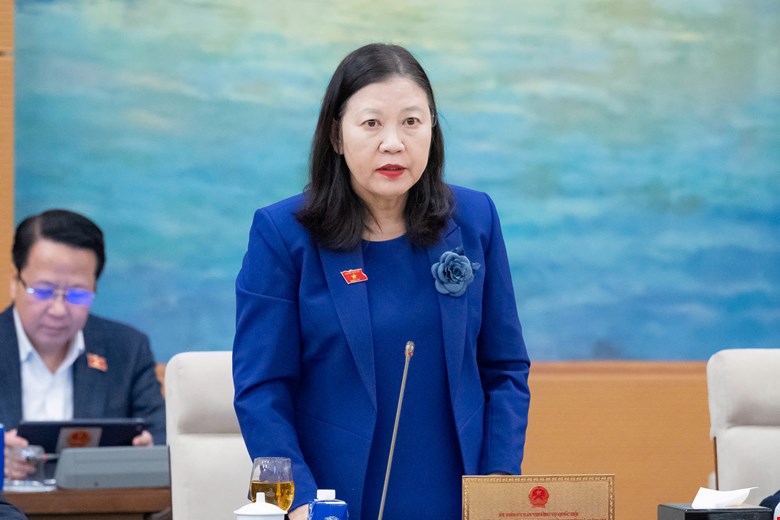 The Standing Deputy Head of the Petition and Supervision Committee, Le Thi Nga, said that voters are worried about the situation of being taken advantage of as a company director without knowing it. Photo: Quochoi.vn