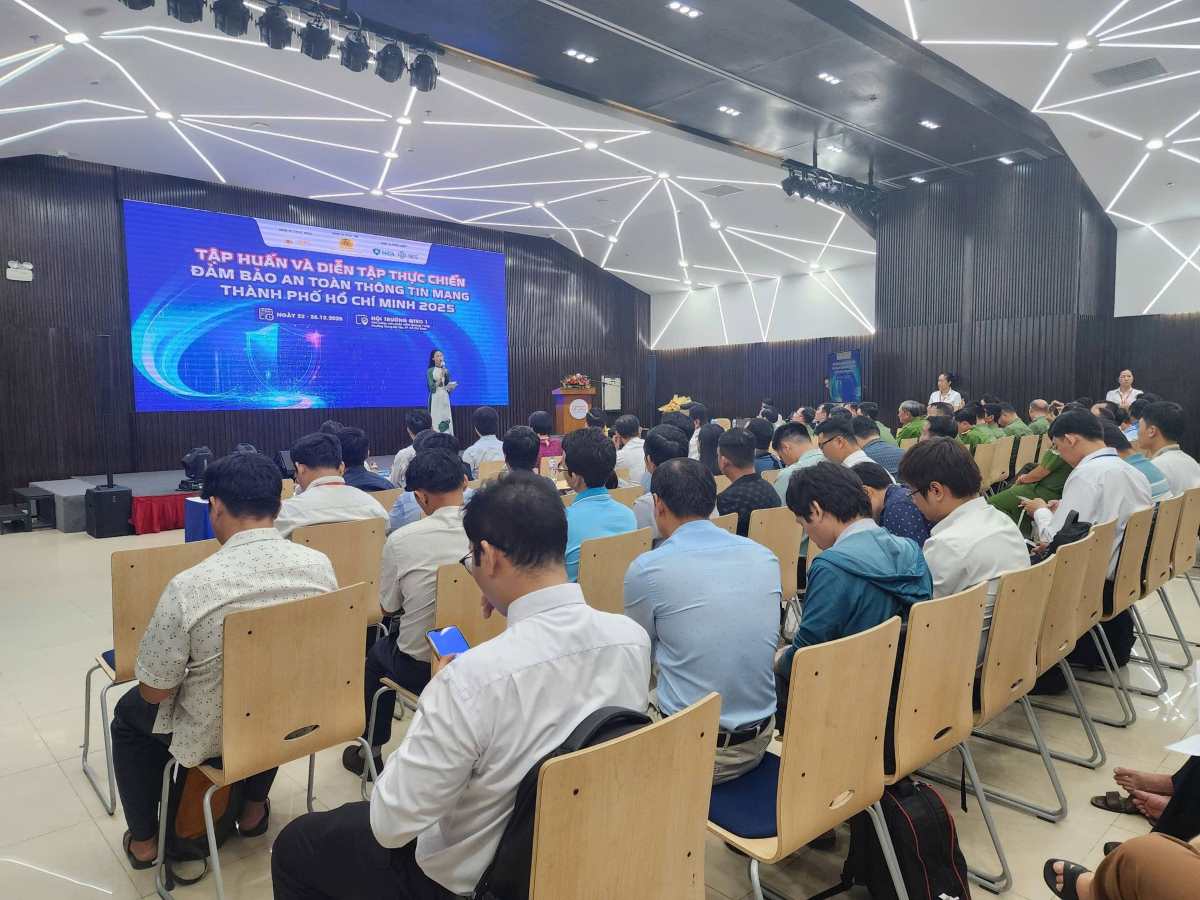 The program "Training and practical drills to ensure network information security in Ho Chi Minh City in 2025" opened on the morning of December 24. Photo: Thanh Thuy