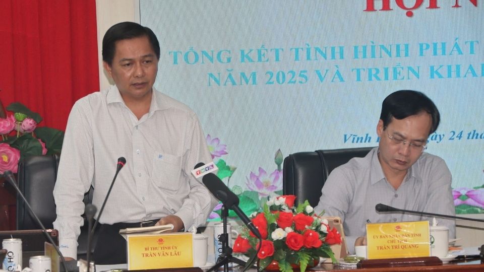 Secretary of the Vinh Long Provincial Party Committee Tran Van Lau spoke at the conference. Photo: Hoang Loc