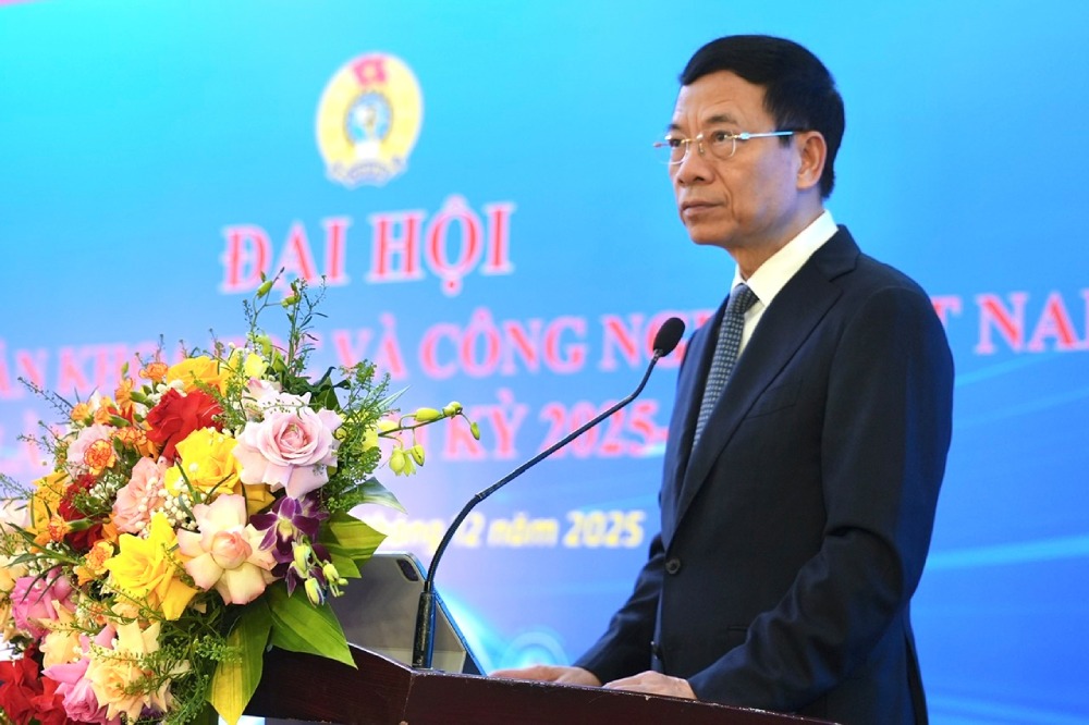 Ong Nguyen Manh Hung - Uy vien Trung uong Dang, Bo truong Bo Khoa hoc va Cong nghe pha bieu tai Dai hoi Cong doan Khoa hoc va Cong nghe Viet Nam lan thu I, nhiem ky 2025-2030. Anh: Quynh Chi