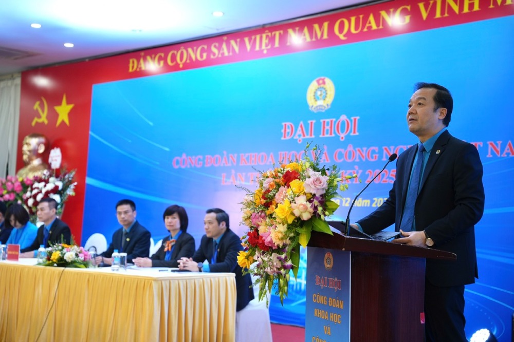 Ong Pham Duc Long - Chu tich Cong doan Khoa hoc va Cong nghe Viet Nam  phat bieu khai mac dai hoi. Anh: Quynh Chi