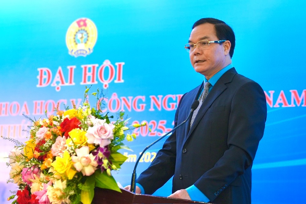 Ong Nguyen Dinh Khang – Uy vien Trung uong Dang,  Pho Chu tich Trung uong MTTQ Viet Nam, Chu tich Tong LDLD Viet Nam phat bieu chi dao tai Dai hoi Cong doan Khoa hoc va Cong nghe Viet Nam lan thu I, nhiem ky 2025-2030. Anh Quynh Chi