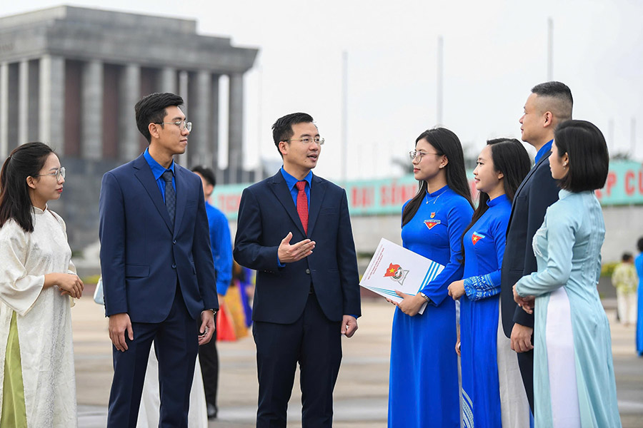 Le bao cong dang Bac la hoat dong mo dau co y nghia dac biet quan trong trong chuoi hoat dong cua Dai hoi Dai bieu Doan TNCS Ho Chi Minh Mat tran To quoc, cac doan the Trung uong lan thu I, nhiem ky 2025 - 2030. Anh: Quang Vinh  