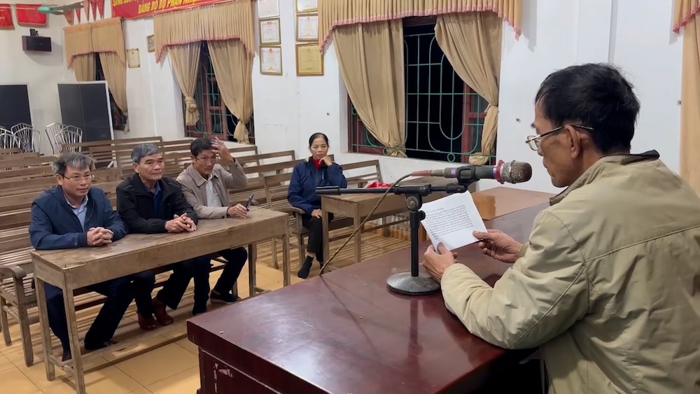 Detras de los sonidos de los altavoces de clase muy sencillos. Foto: Cong Sang