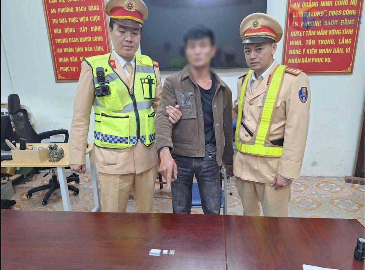 Đối tượng tàng trữ ma túy tại cơ quan công an. Ảnh: Công an Quảng Ninh