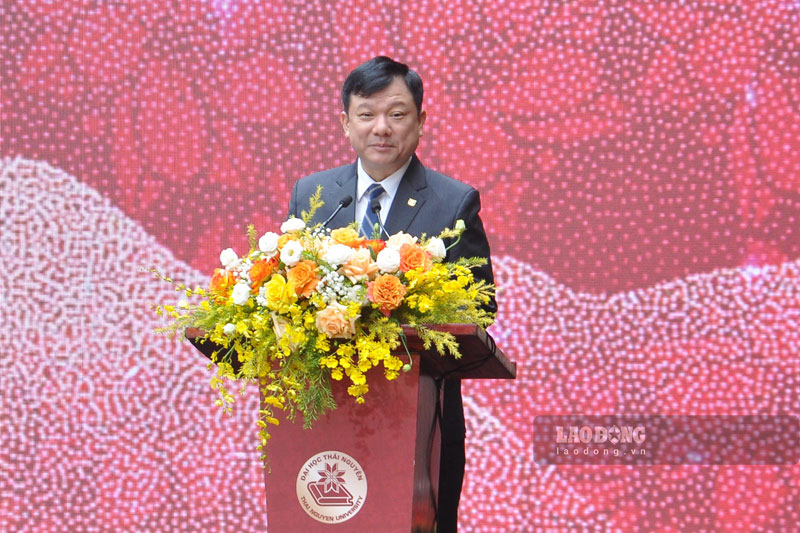 PGS.TS Hoang Van Hung, Giam doc Dai hoc Thai Nguyen phat bieu tai le ky niem. Anh: Dinh Dai 