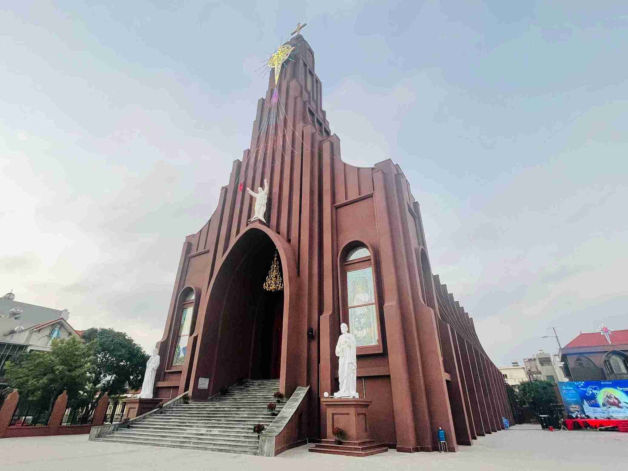 Kim Lai Church (Hai Phong City) during the Christmas season. Photo: Mai Huong