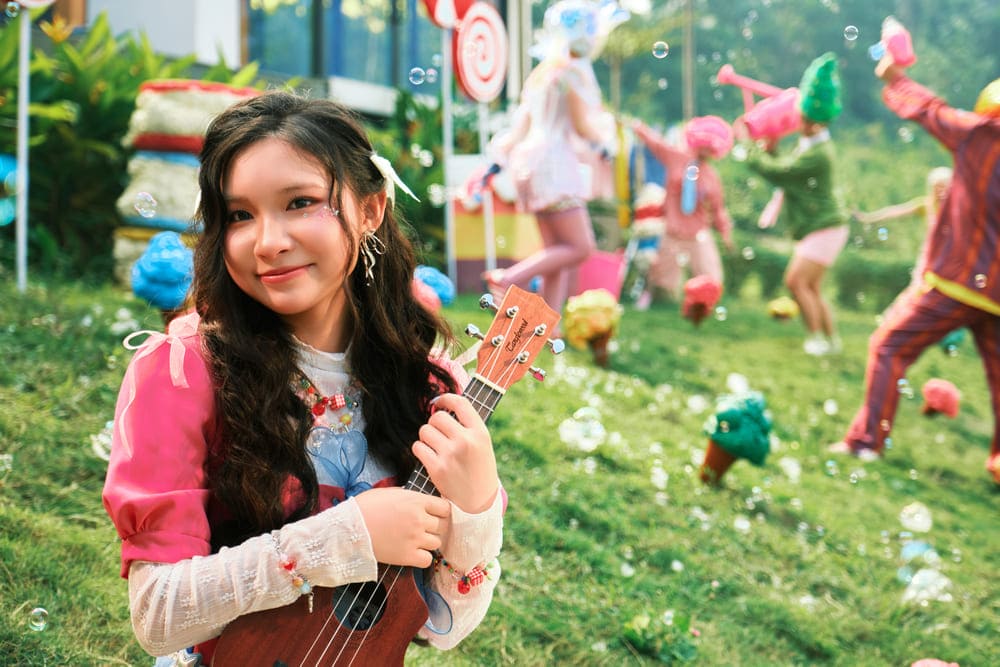 Singer Trang Anh continues to make her mark with a new MV called "Kem Bac Ha". Photo: Provided by the character