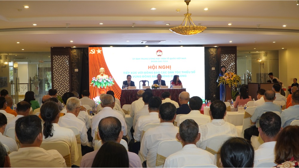 Delegates attending the Conference on contact and listening to the opinions of ethnic minorities in the Mekong Delta. Photo: Nguyen Anh