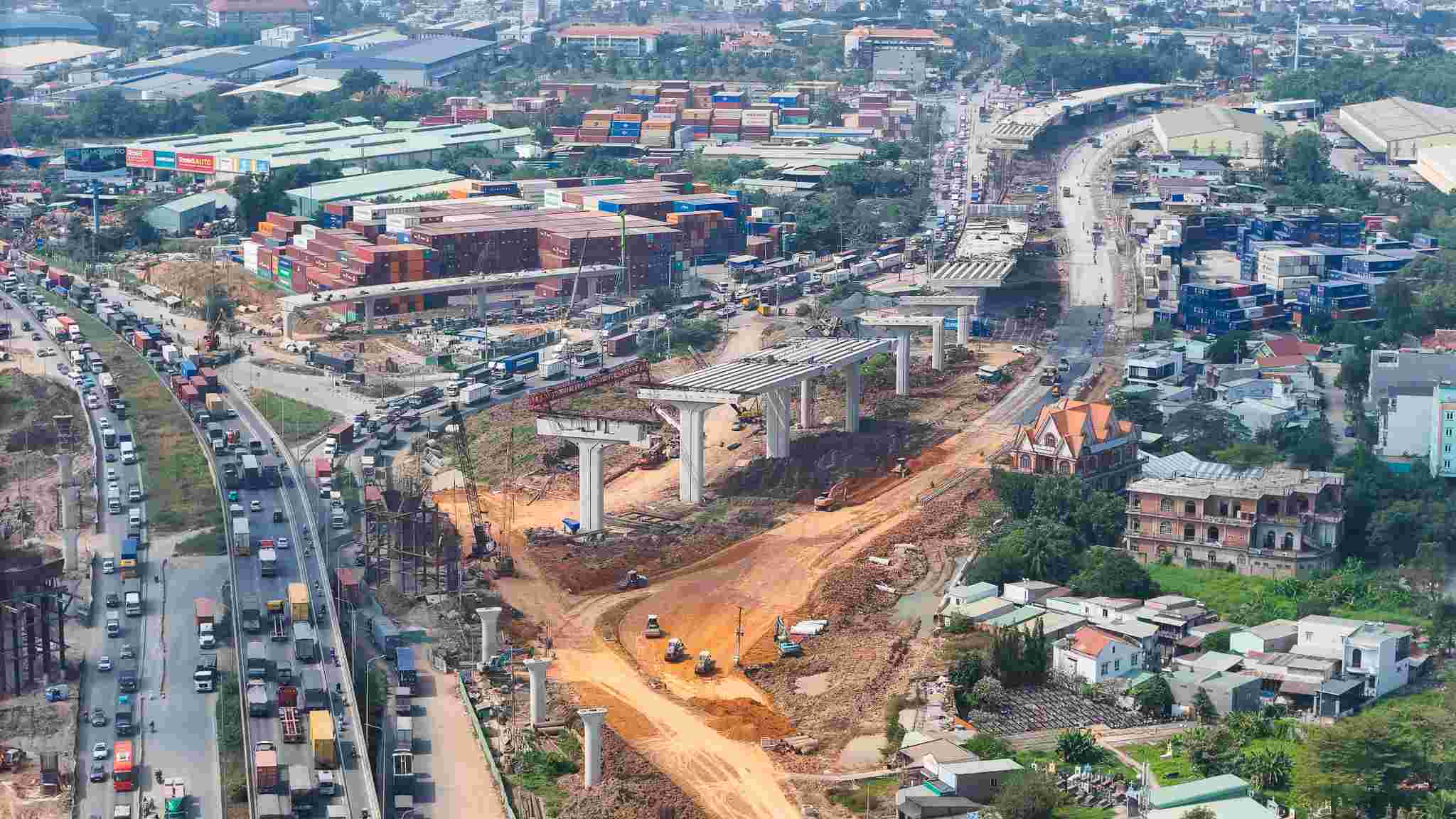 Construction of Tan Van intersection on Ho Chi Minh City Ring Road 3. Photo: Minh Quan