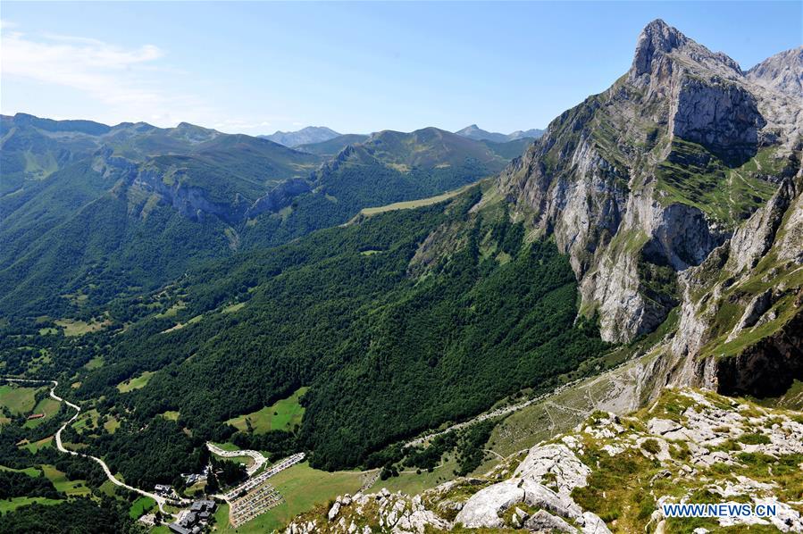 Las montañas Picos de Europa (España) donde existia el rio glacial Trasllambrion el 21 de agosto de 2019. Foto: Xinhua.