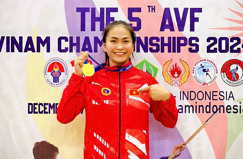 Thi Lai (born in 2007, S'tieng ethnic group, Dong Nai province) is a prominent face in the list of outstanding students, students, and ethnic minority youth in 2025. Photo: Character provided