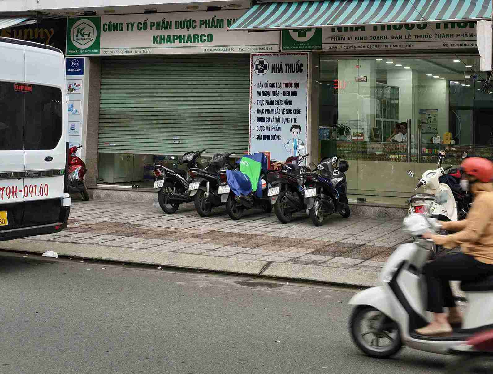 Cục Cảnh sát kinh tế có mặt tại Công ty Cổ phần Dược phẩm Khánh Hòa. Ảnh: Hữu Long