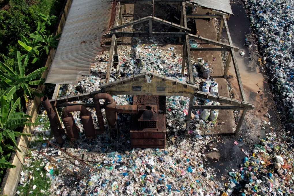 Lo dot rac duoc dau tu nam 2018 nhung da hu hong. Anh: Ta Quang