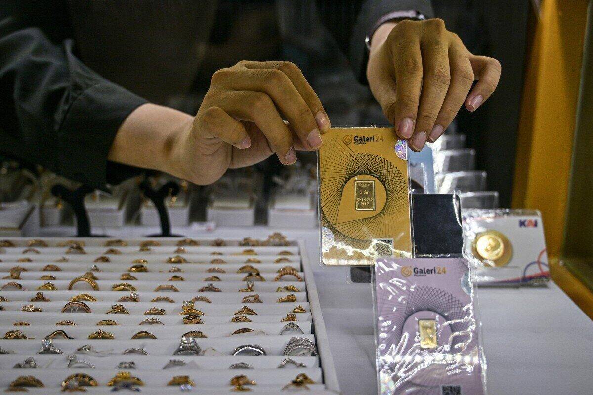 Gold prices are forecast to surpass $5,000/ounce by 2026. Photo: AFP