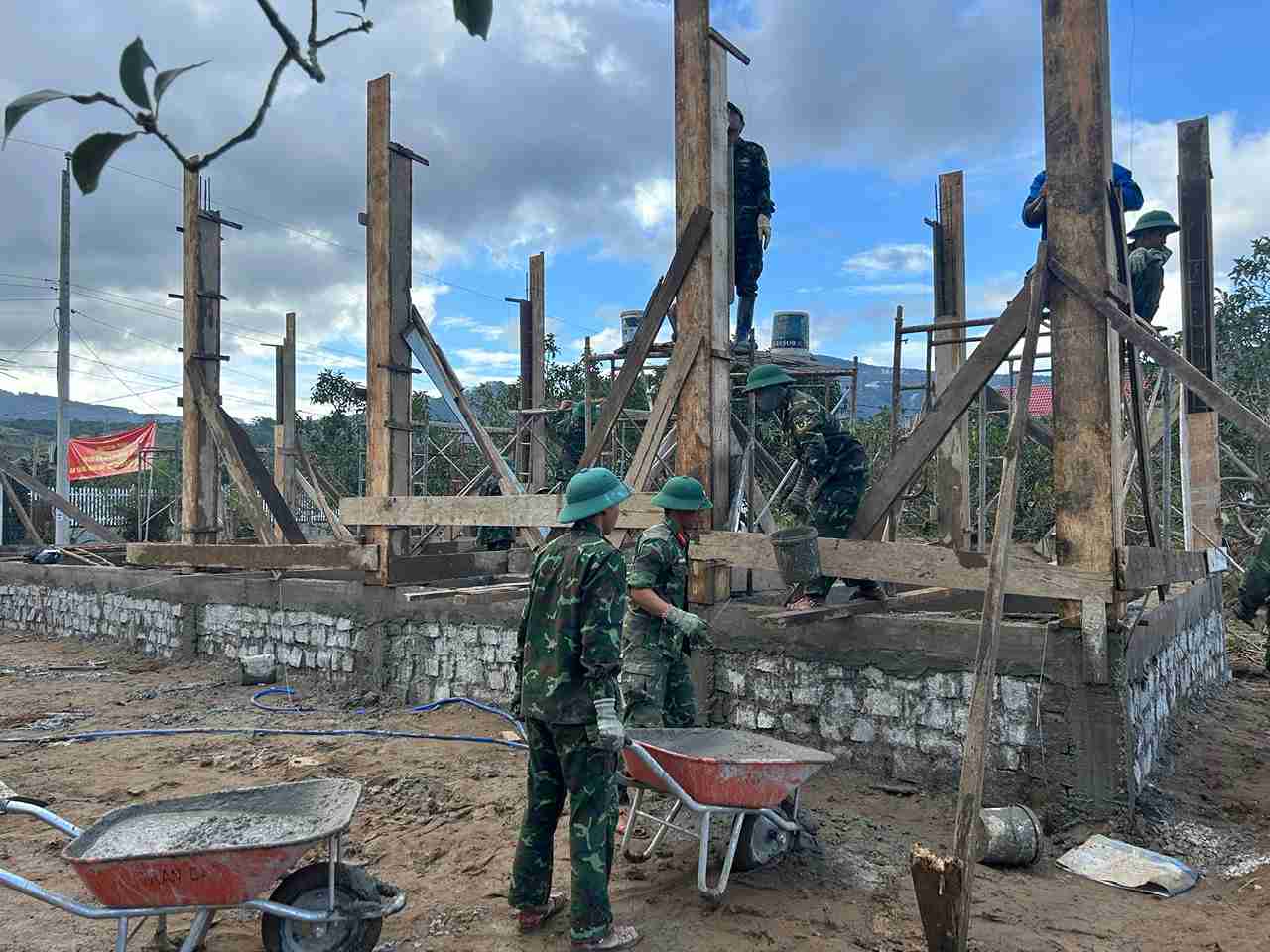 Tinh Lam Dong phan dau hoan thanh xay nha moi cho nguoi dan vung lu truoc ngay 31.1.2026. Anh: Phuc Khanh 