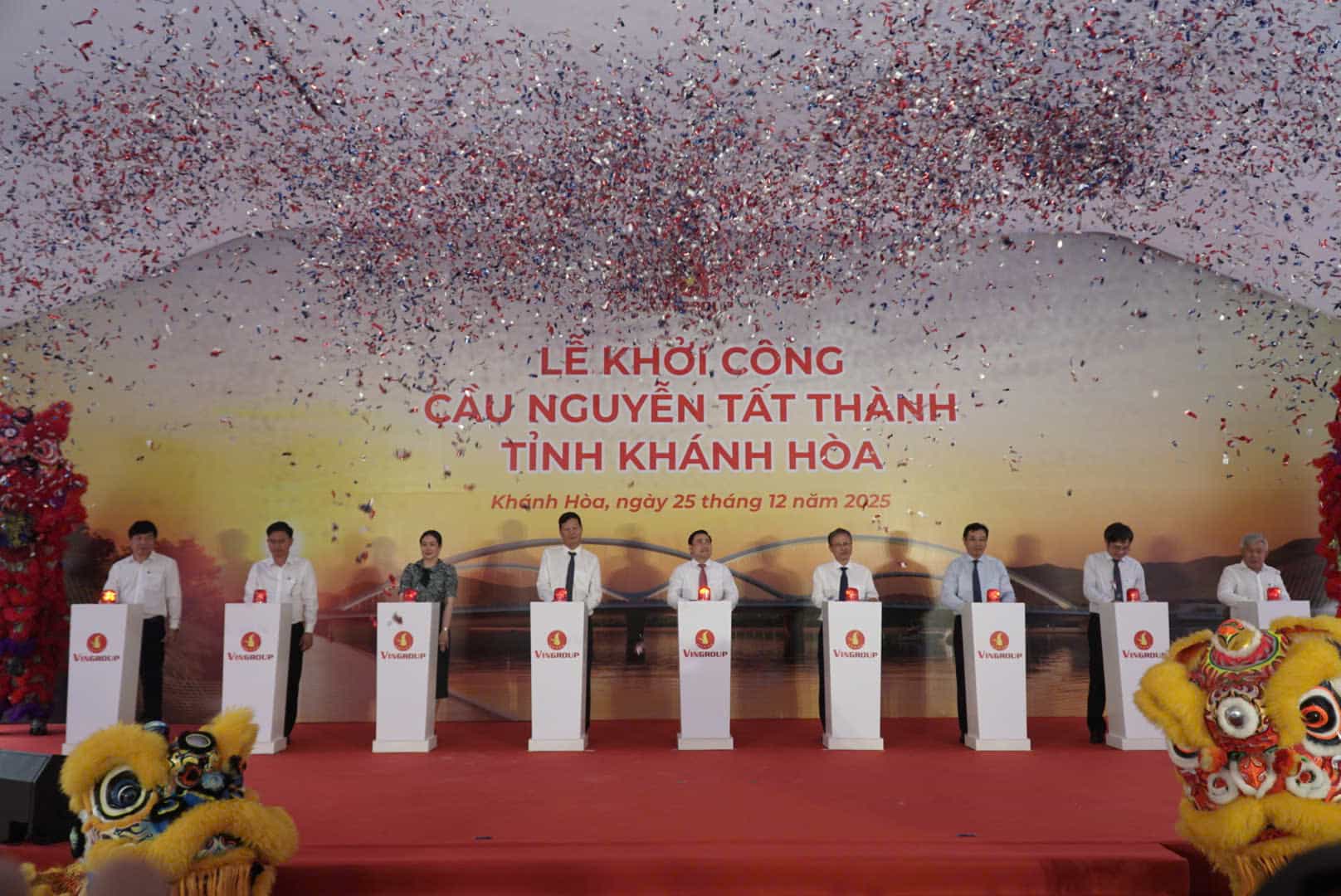 Authorities in Khanh Hoa province have just started construction of Nguyen Tat Thanh bridge connecting to Cam Lam urban area. Photo: Huu Long