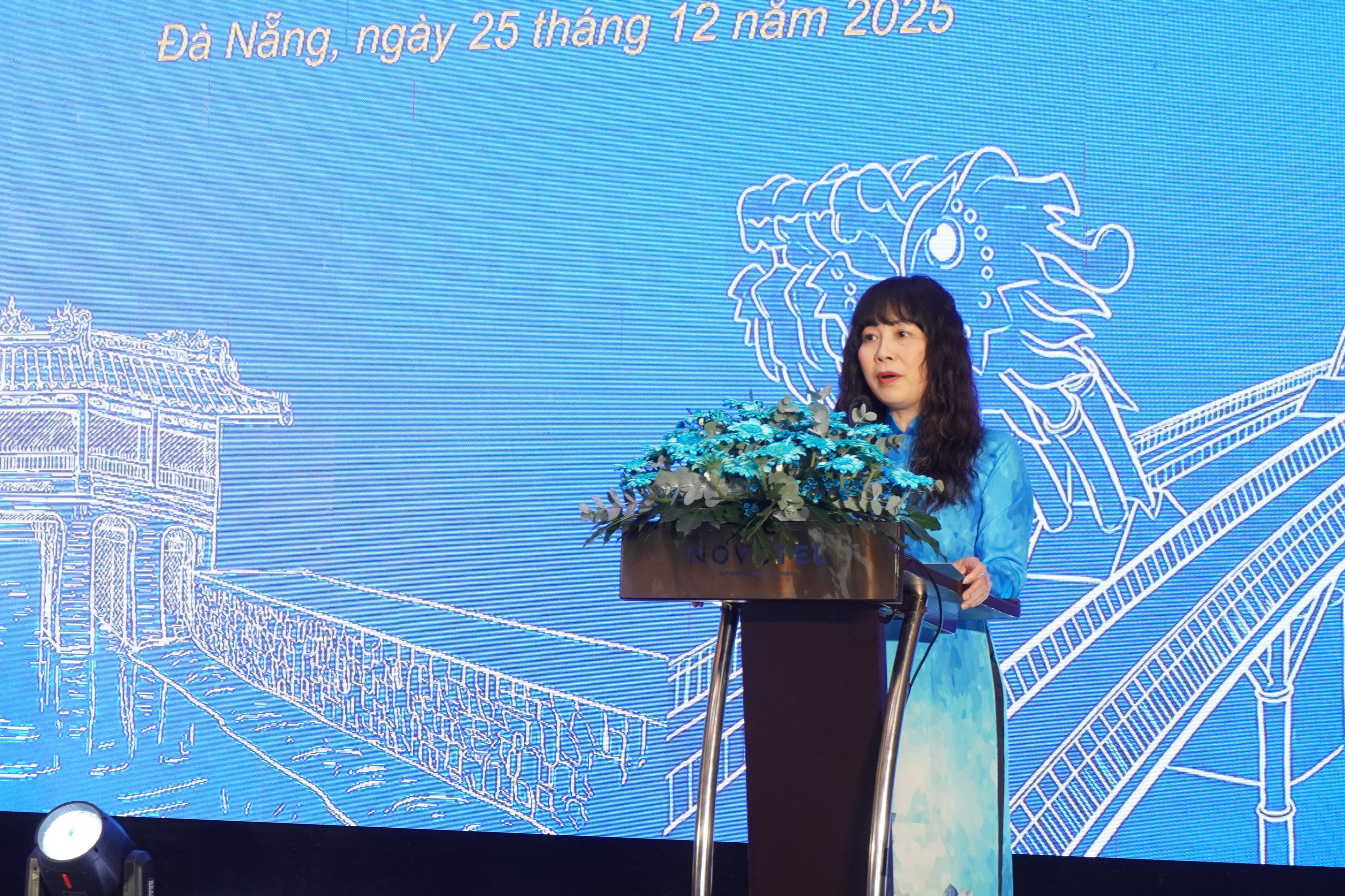 Ba Truong Thi Hong Hanh - Giam doc So Van hoa, The thao va Du lich Da Nang phat bieu tai chuong trinh. Anh: Tran Thi