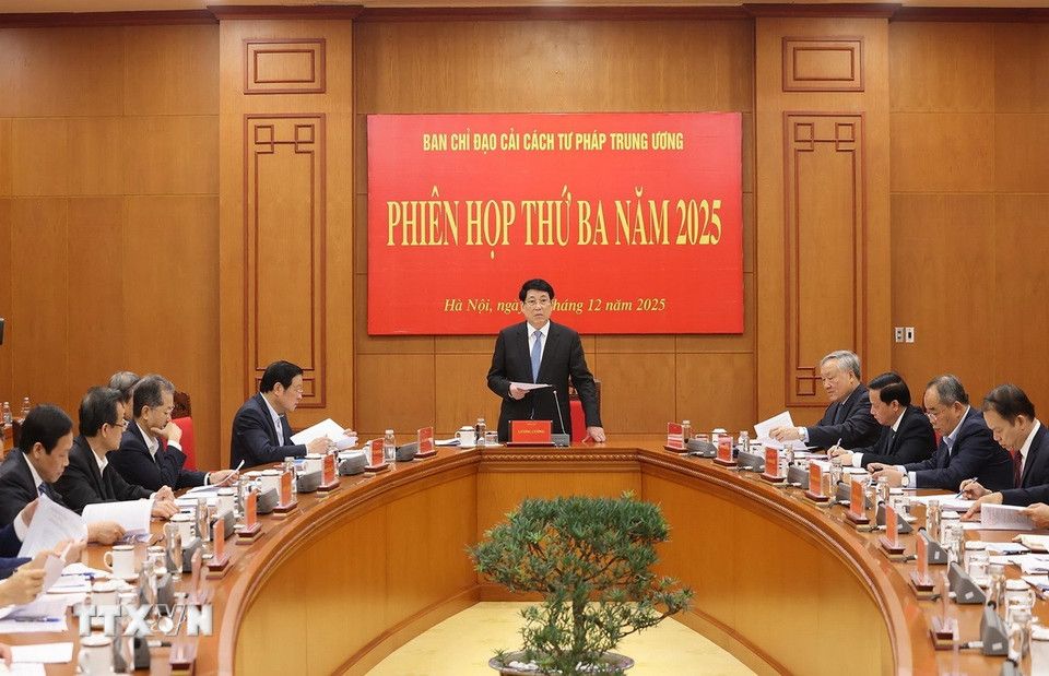 Phien hop thu 3 cua Ban Chi dao Cai cach tu phap Trung uong