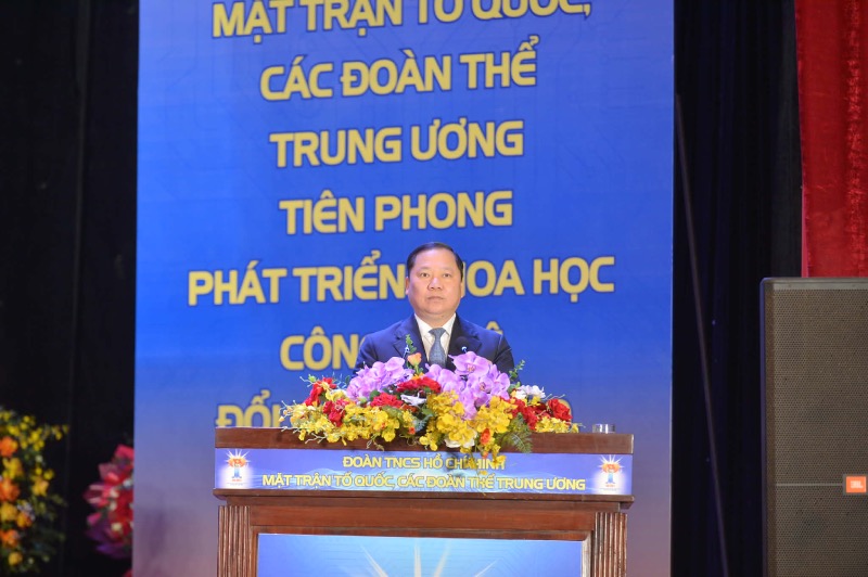 Ong Nguyen Phi Long - Pho bi thu Dang uy MTTQ, cac doan the Trung uong phat bieu chi dao tai dai hoi. Anh: Huy Dinh