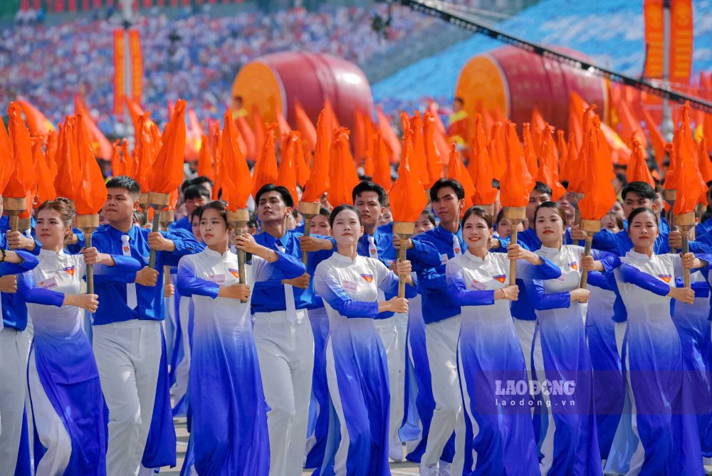 Khoi Thanh nien Viet Nam. Anh: Tuan Anh 