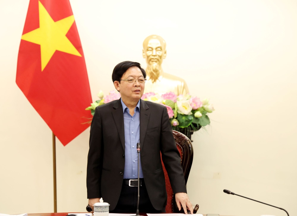 Deputy Prime Minister Ho Quoc Dung requested the full implementation of regimes and policies for the team working in law-making. Photo: VGP