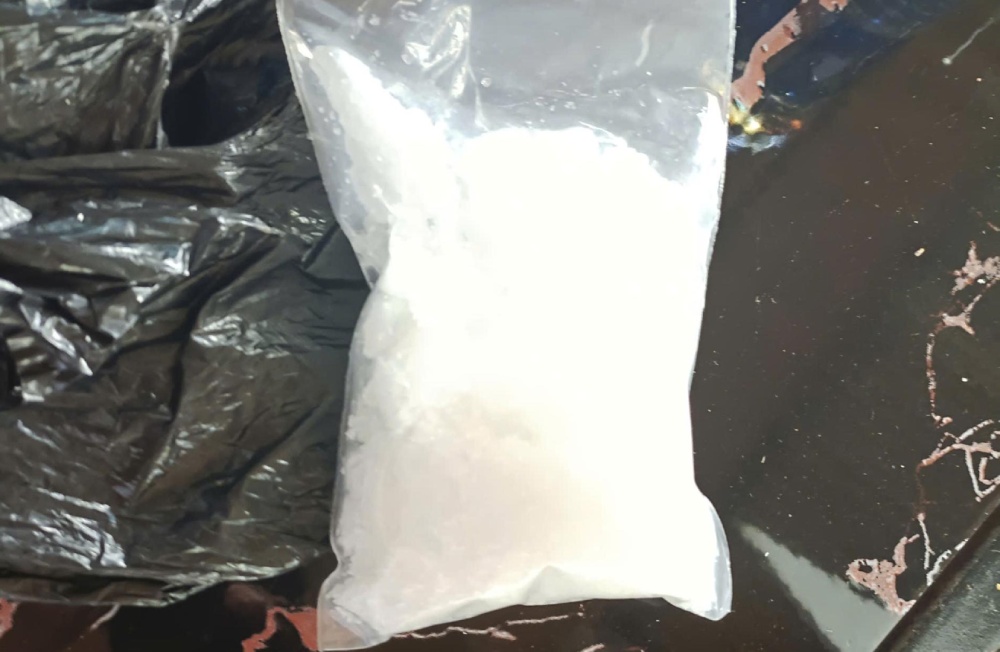 Thôi khai nhận số tang vật bị thu giữ là ma túy đá. Ảnh: Công an cung cấp