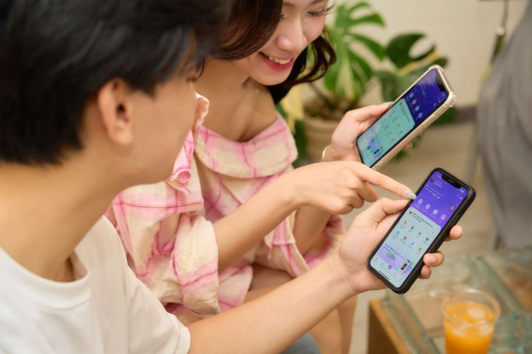 Cac ban tre tan dung uu dai mua cuoi nam de chi tieu dip cao diem tro nen “nhe tenh”. Anh: TPBank