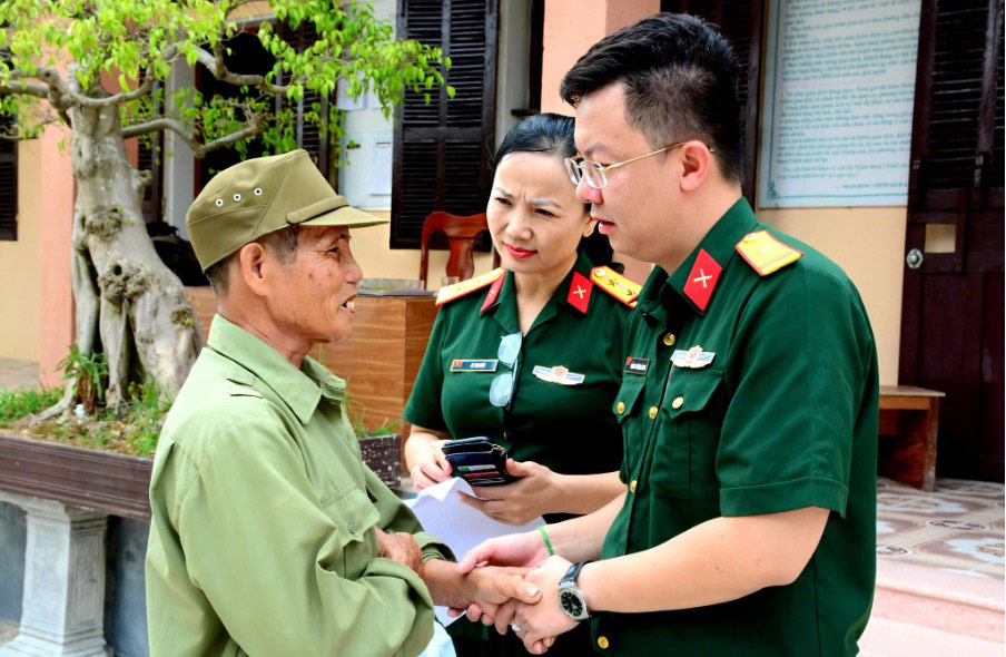 Nha bao Hoang Truong Giang dat ra nguyen tac cho ban than nham giu hoat dong thien nguyen trong pham vi co the kiem soat. Anh: NVCC