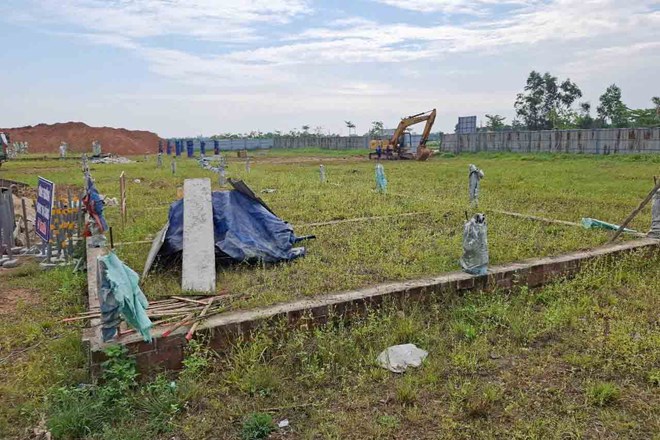 The land where Giang Nam Petroleum Company Limited requested to stop the project to build a working headquarters combined with a petroleum store. Photo: Tran Tuan.