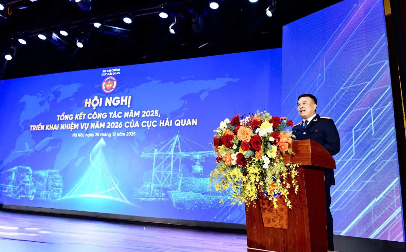 Cuc truong Cuc Hai quan Nguyen Van Tho phat bieu tai buoi le. Anh: Cuc Hai quan