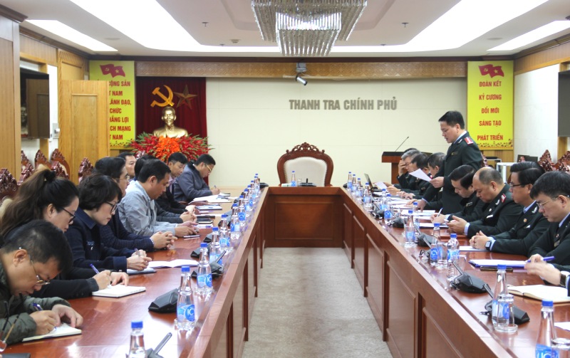 Announcing the inspection decision at the Vietnam Maritime and Waterway Administration. Photo: Government Inspectorate