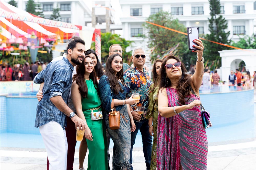 Invites indiens a un mariage organise a Ha Long, Quang Ninh. Photo de : Nguyen Hung