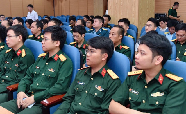 70명의 연수생은 소화기내과 전문의입니다. 사진: BVCC