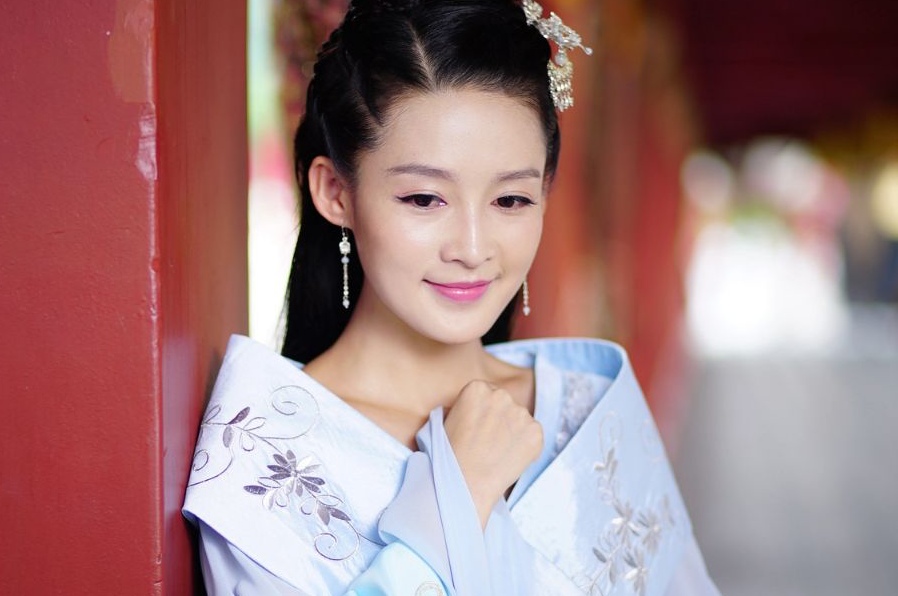 배우 Ly Tham. 사진: VieON.