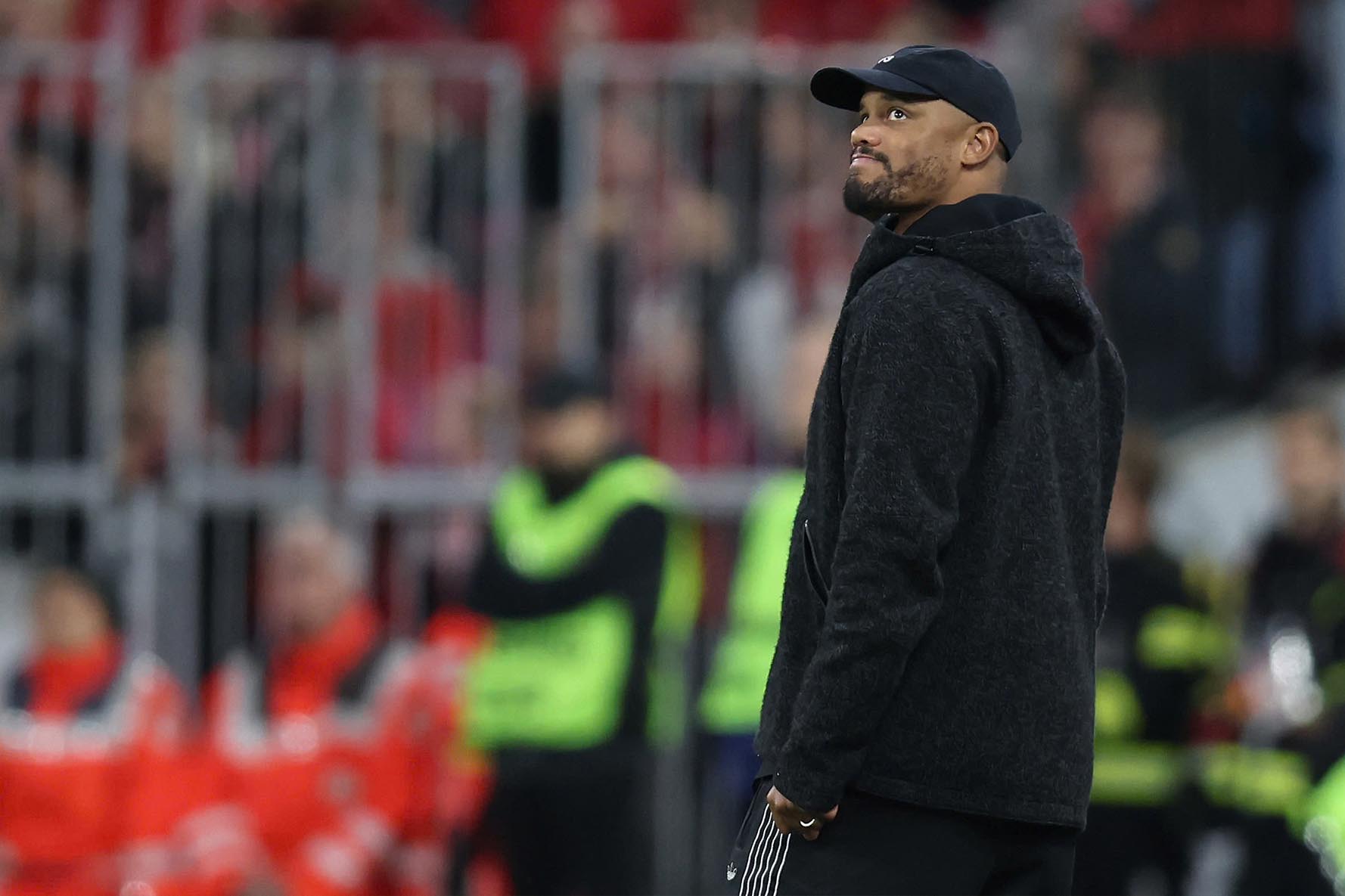 Mikel Arteta va Vincent Kompany deu dang co ben do tot. Anh: AFP