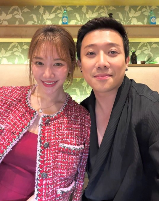 Tran Thanh chia se anh ky niem 9 nam cuoi nhau voi Hari Won. Anh: NVCC