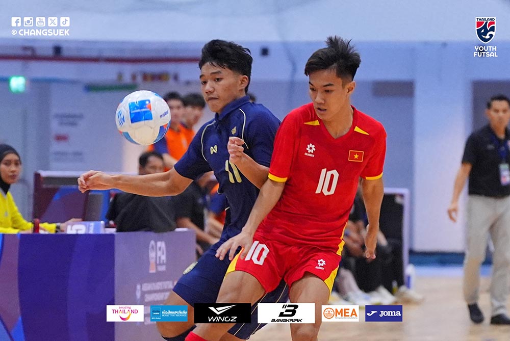 U19 futsal Vietnam suffered a 1-2 defeat to U19 futsal Thailand. Photo: Changsuek