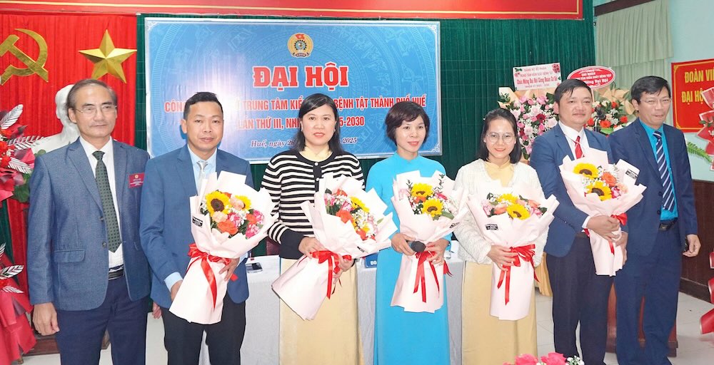 The Hue City Center for Disease Control Trade Union organizes the 2025-2030 Trade Union Congress. Photo: Quang An