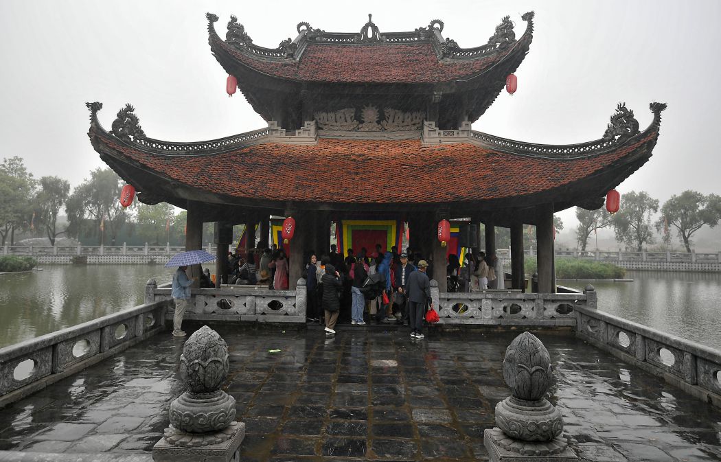 Thuy dinh, noi bieu dien quan ho phuc vu du khach den Den Do. Anh: Viet Van