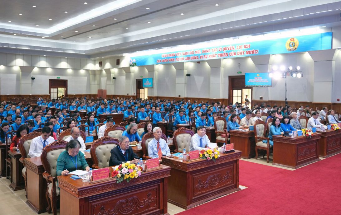 Dai hoi don nhan 293 dai bieu, 90 khach moi tham du. Anh: Phong Linh