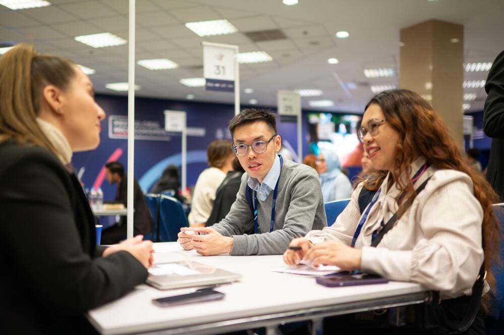 phien thao luan chuyen de voi cac chu de 