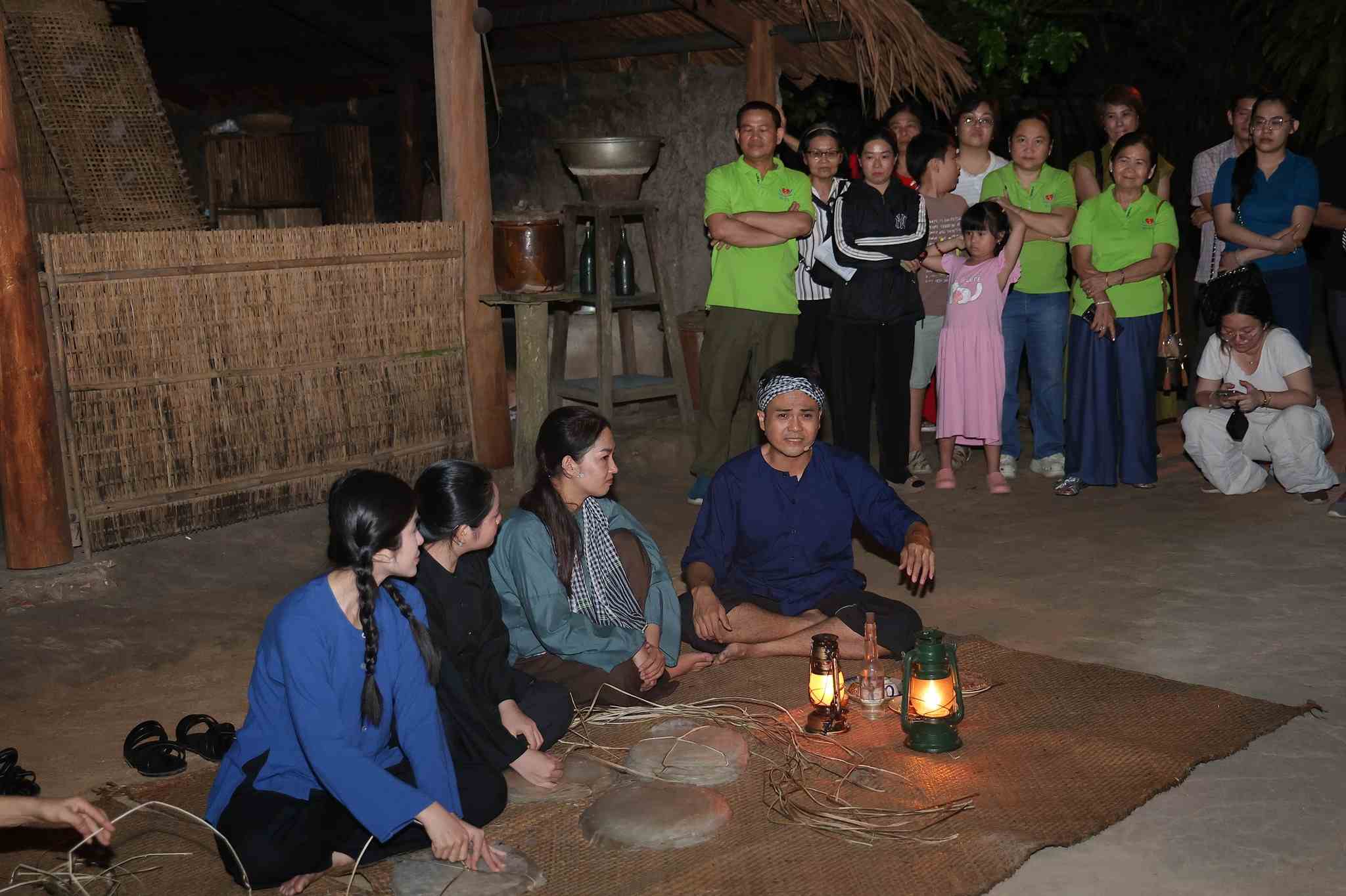 Tour dem o dia dao Cu Chi. Anh: Khu di tich lich su dia dao Cu Chi