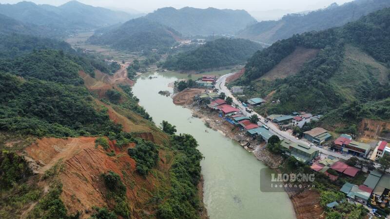 Long song Lo dang ngay mot tro nen thu hep do tinh trang lan chiem. Anh: Nhom Pv