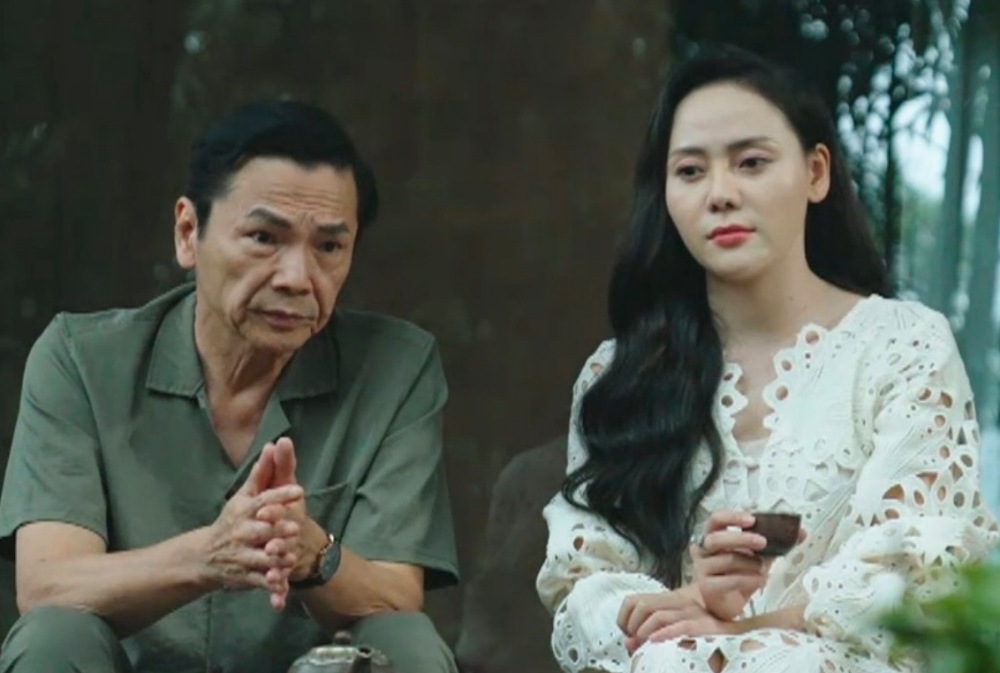 NSND Trung Anh y la actriz Huyen Trang. Foto: Captura de video.